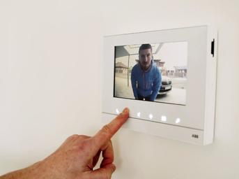 Domovní videotelefon - otvírání dveří